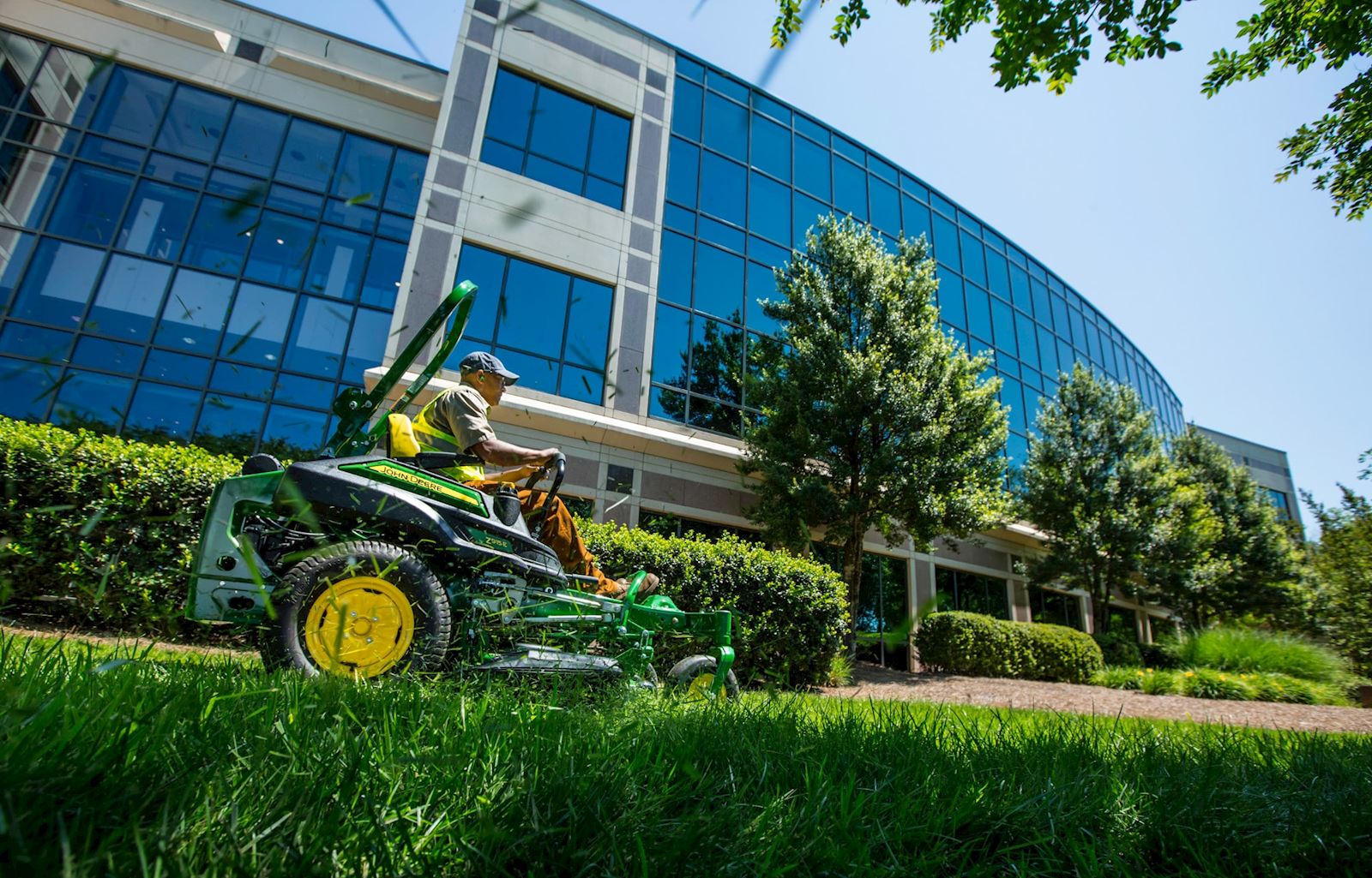 commercial-landscaping-sale